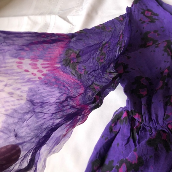 ARYN K Deep V Patterned Silk Top - Picture 6 of 14